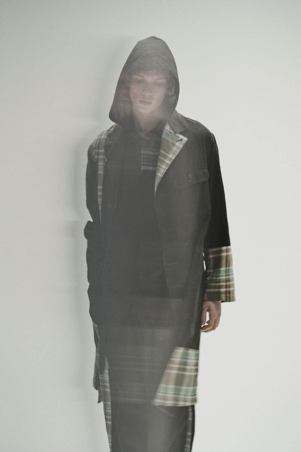 ヨウジヤマモト「S'YTE」バロック柄の刺繍シャツ、手描き風ロゴの