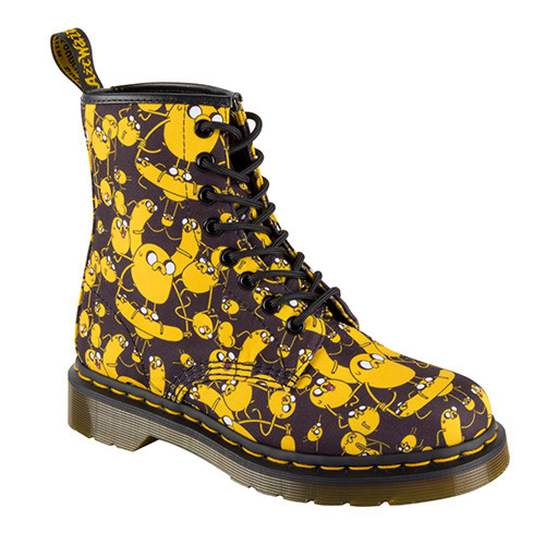 ドクターマーチン×アドベンチャータイム、コラボブーツ新作発売