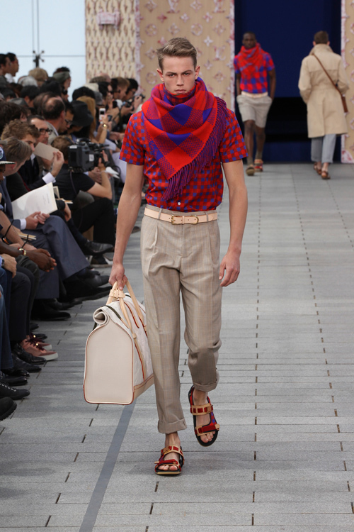 メンズ スタイル・ディレクター キム・ジョーンズの門出を祝福 - ルイ