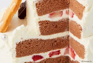 Q-pot.から‟おかしの国”を閉じ込めたスノードームが登場 - お揃いの