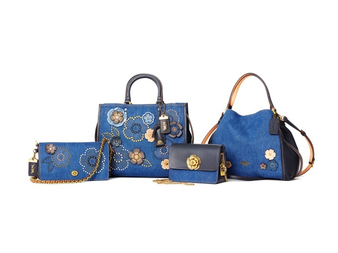 コーチ「デニム コレクション」日本限定“ティーローズ”をあしらった