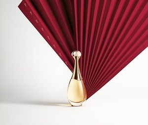 ディオール“ゴールドに輝く”新香水「ジャドール アブソリュ」朝摘み