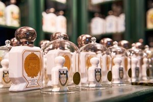 オフィシーヌ・ユニヴェルセル・ビュリー」日本橋高島屋S.C.に