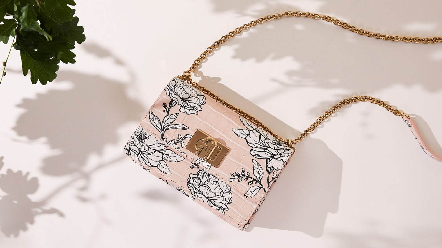 フルラのアイコン「フルラ 1927」に新作、花柄チェーンバッグ＆クロコ