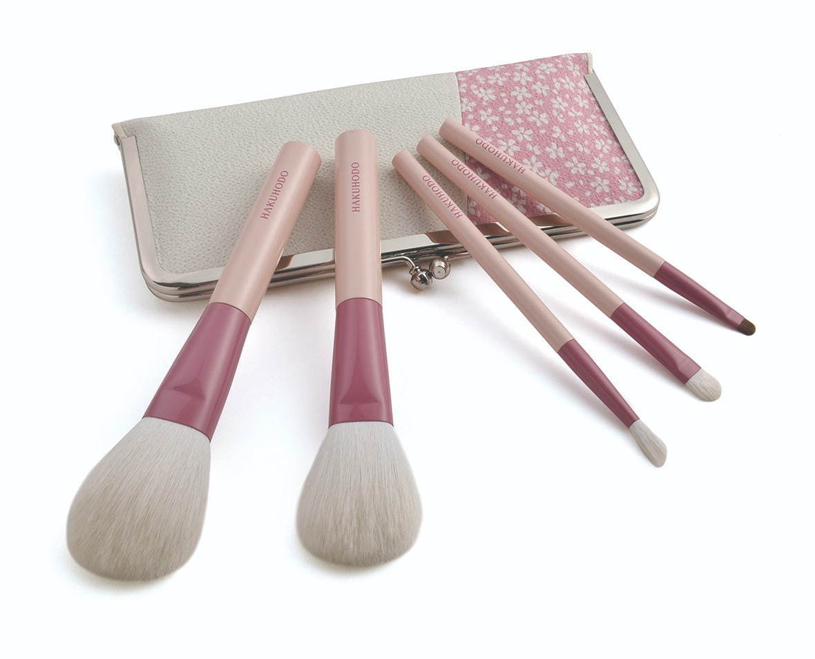 白鳳堂2020年クリスマスコフレ、“桜ピンク”の化粧筆5種が1つに