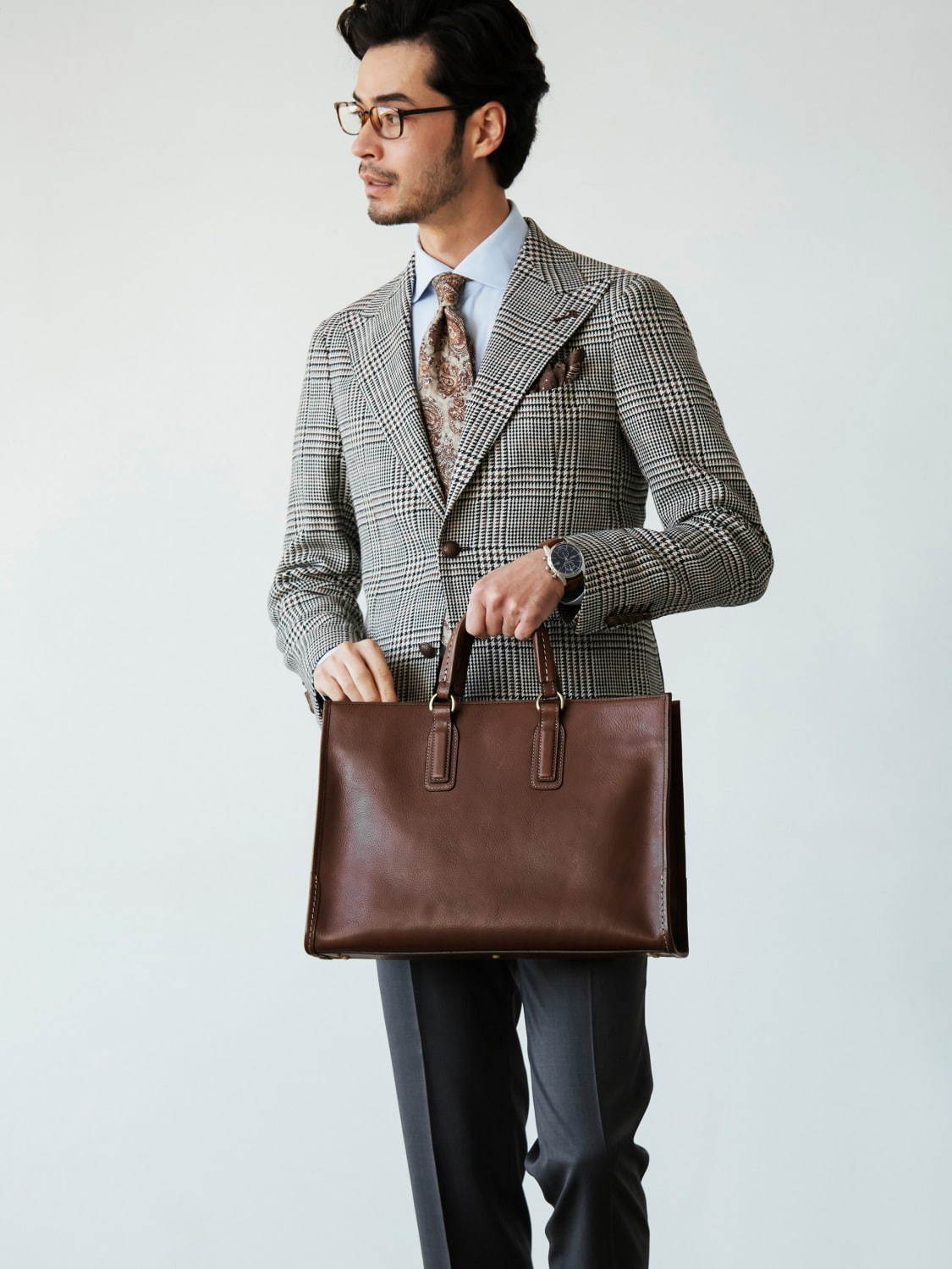 写真5/36｜土屋鞄製造所のメンズバッグ「ウルバーノ」に新色“チョコ