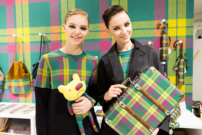 伊勢丹のタータン柄がリニューアル - ミナペルホネン