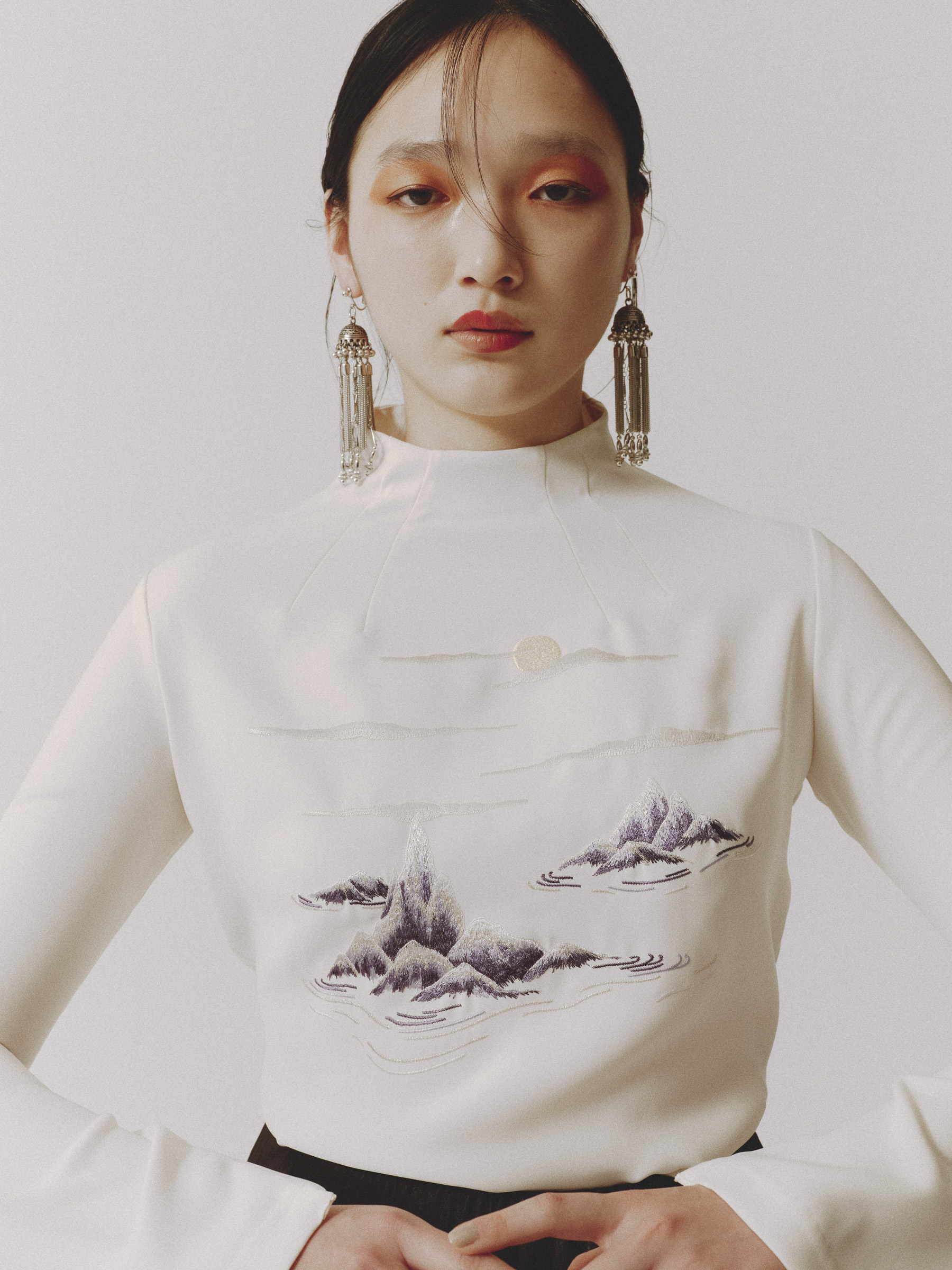 着飾る楽しさを再発見する服 刺繍が魅力の新ブランド「タナカ ダイスケ