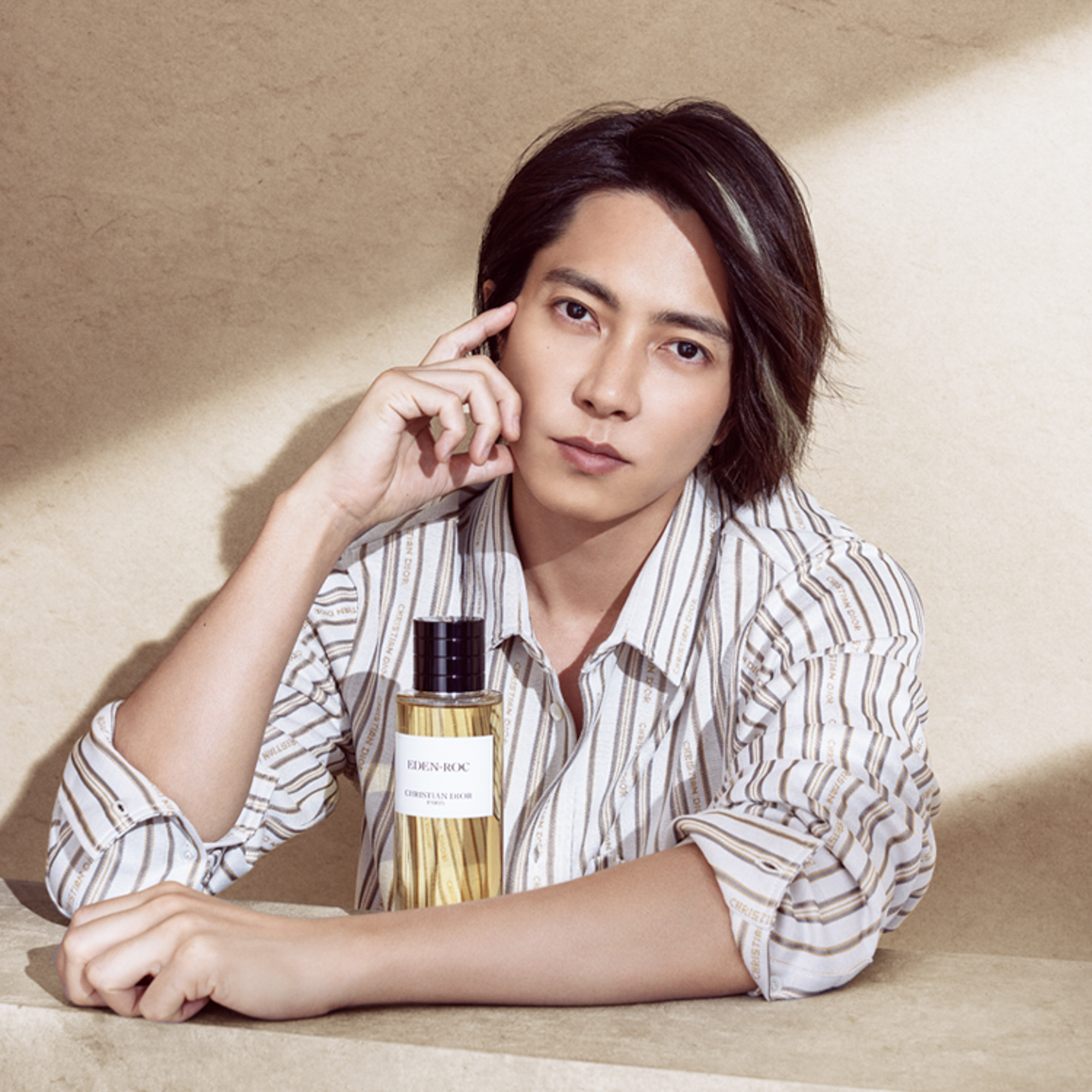 メゾン クリスチャン ディオール、ソルティーかつウッディな新作香水を発売