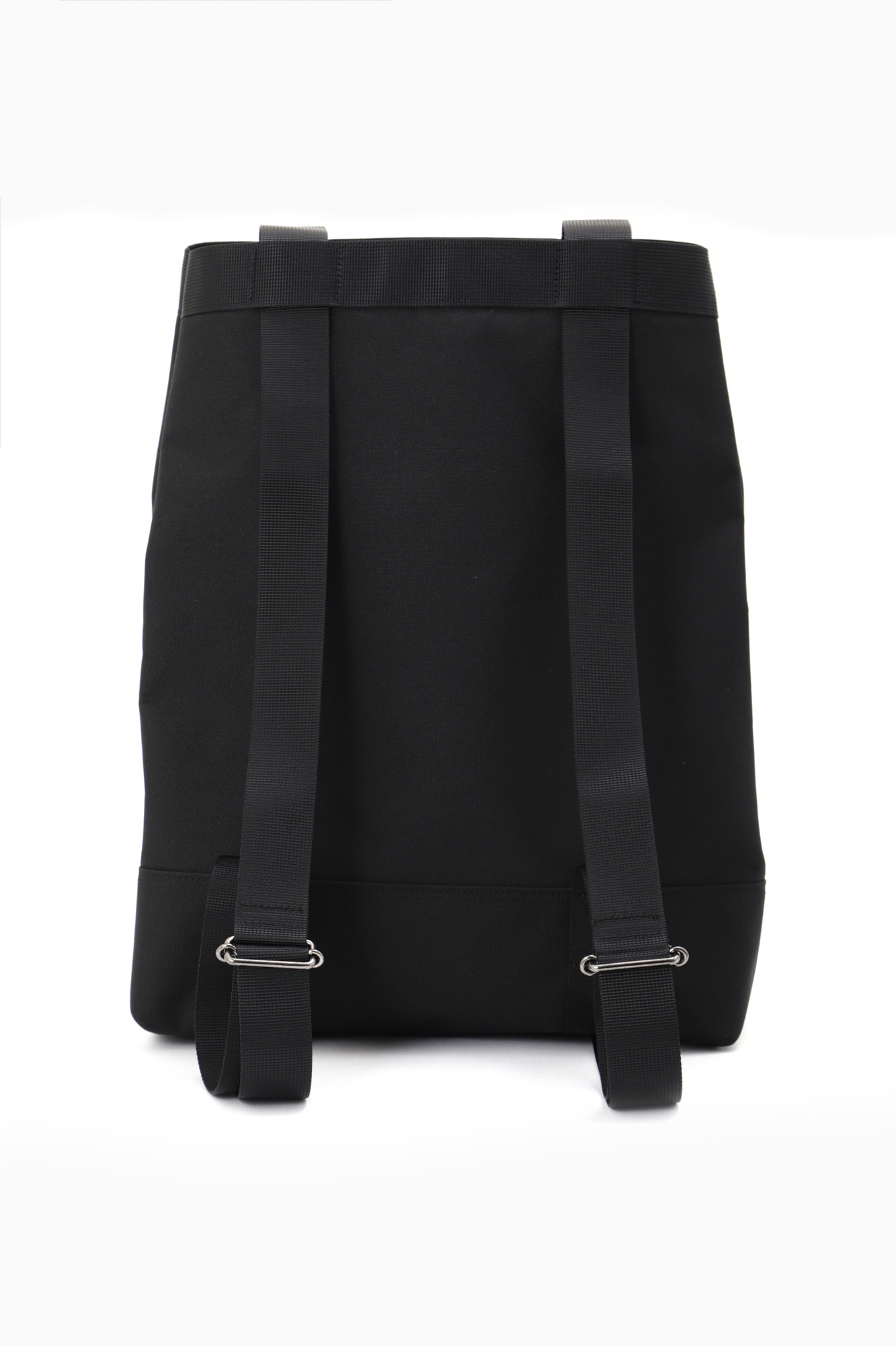 マーガレット・ハウエルとポーターのコラボ新作、2way仕様のバッグを発売