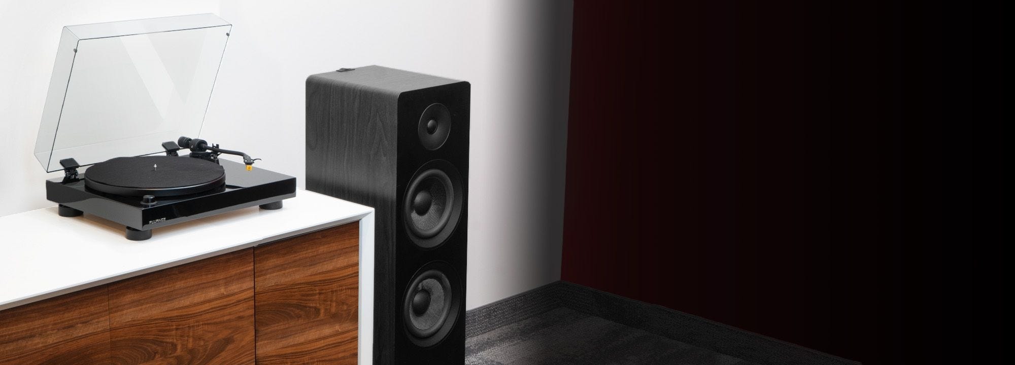 RT80 Vinyl Turntable with Ai81 Powered Floorstanding Tower Speakers