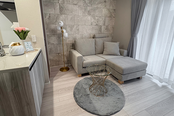 ハイバックで柔らかい座り心地のカバーリング対応ソファ - SARAH