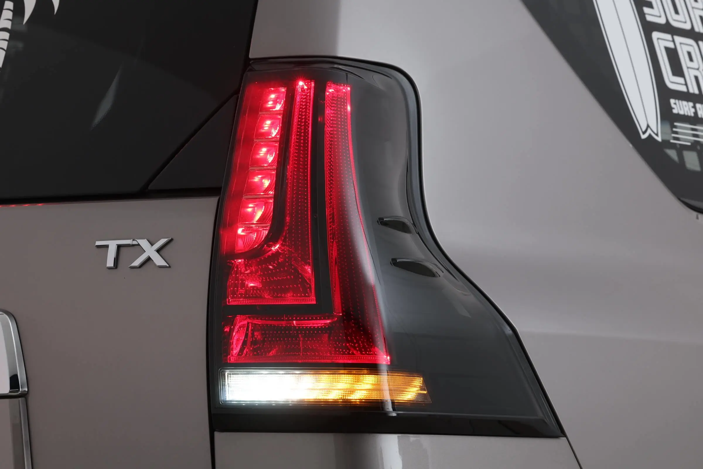 車好きがこだわる】ULTIMATE BLACKテールランプ 150プラド用 | フレックス