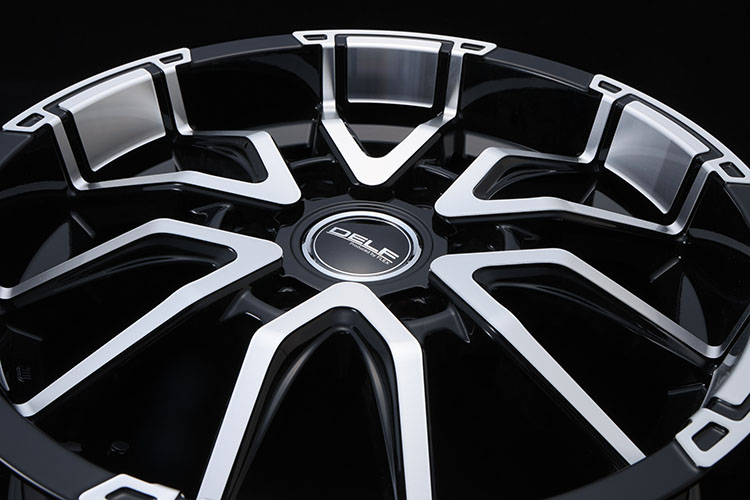 ハイエース専用デザインのアルミホイール『Delf 06』17インチと18