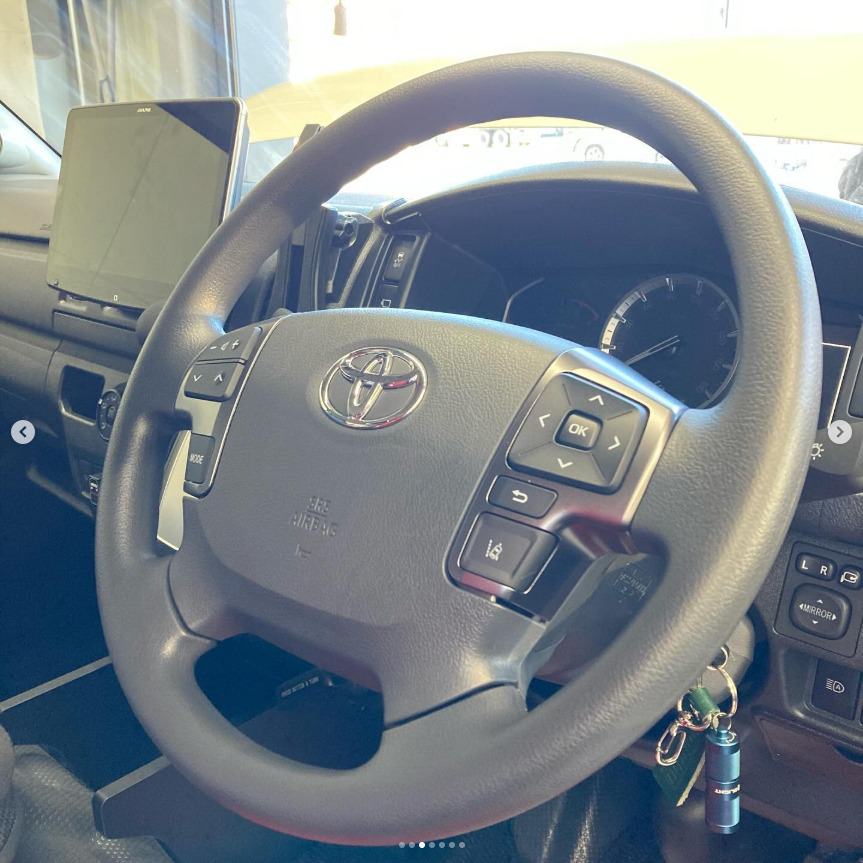 ステアリングスイッチ | ハイエース専門パーツならハイエースベース