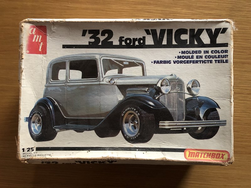 amt 1/25 1932 Ford Vicky 製作記 #1 ＜机上にDeuceが在る幸福感＞