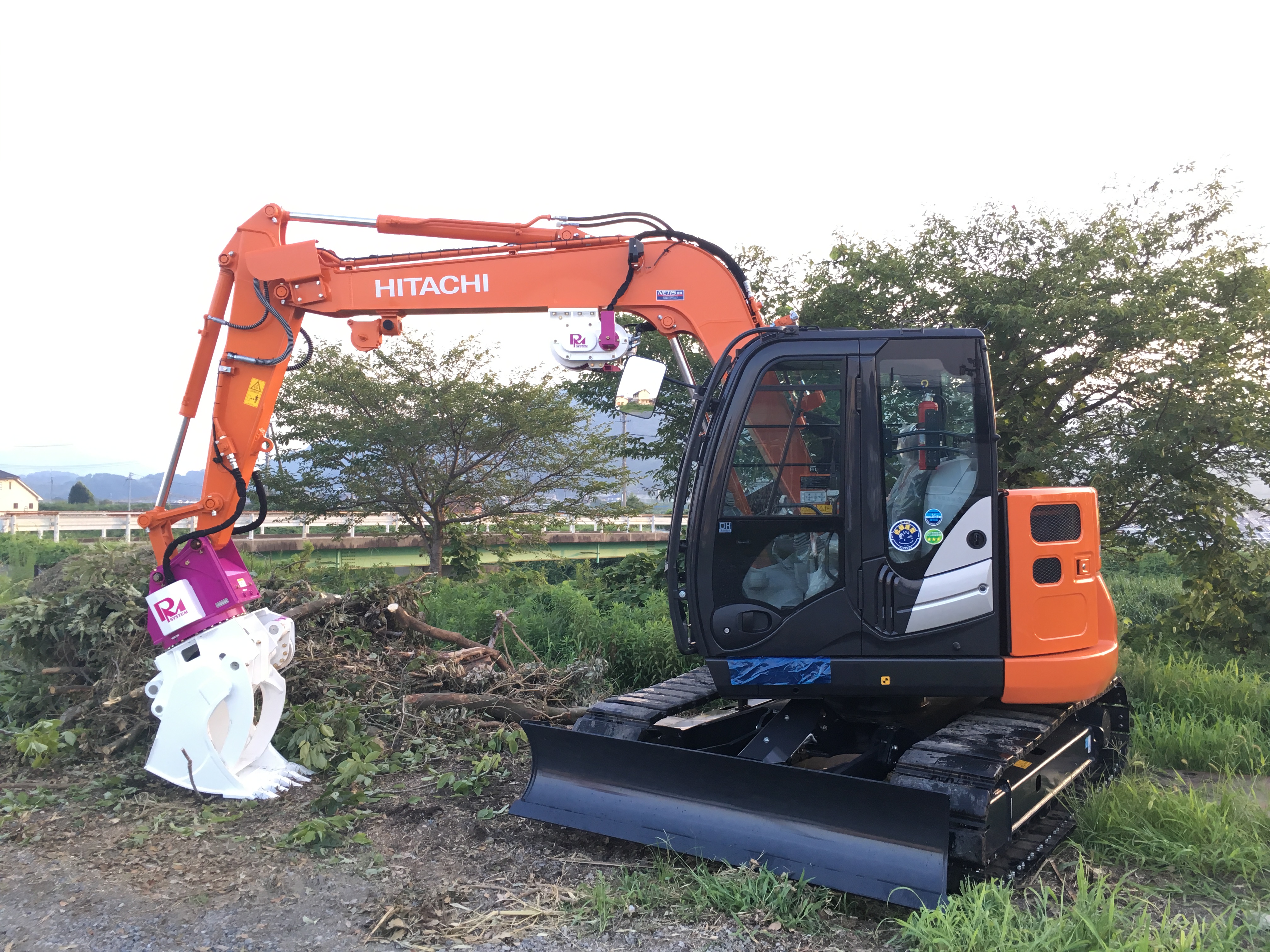 納入実績紹介 ZX75US-5B【林業仕様機】 日立・新車・富士岡山運搬機