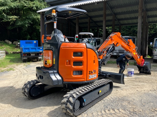 新車納入実績】ミニ油圧ショベル【ZX30U-5B]◇日立建機◇富士岡山運搬