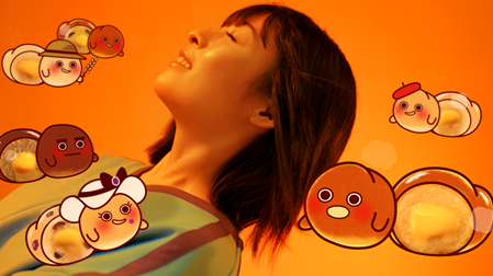 今年デビュー10周年の森七菜さん出演！ ネオバターロールをレンジで