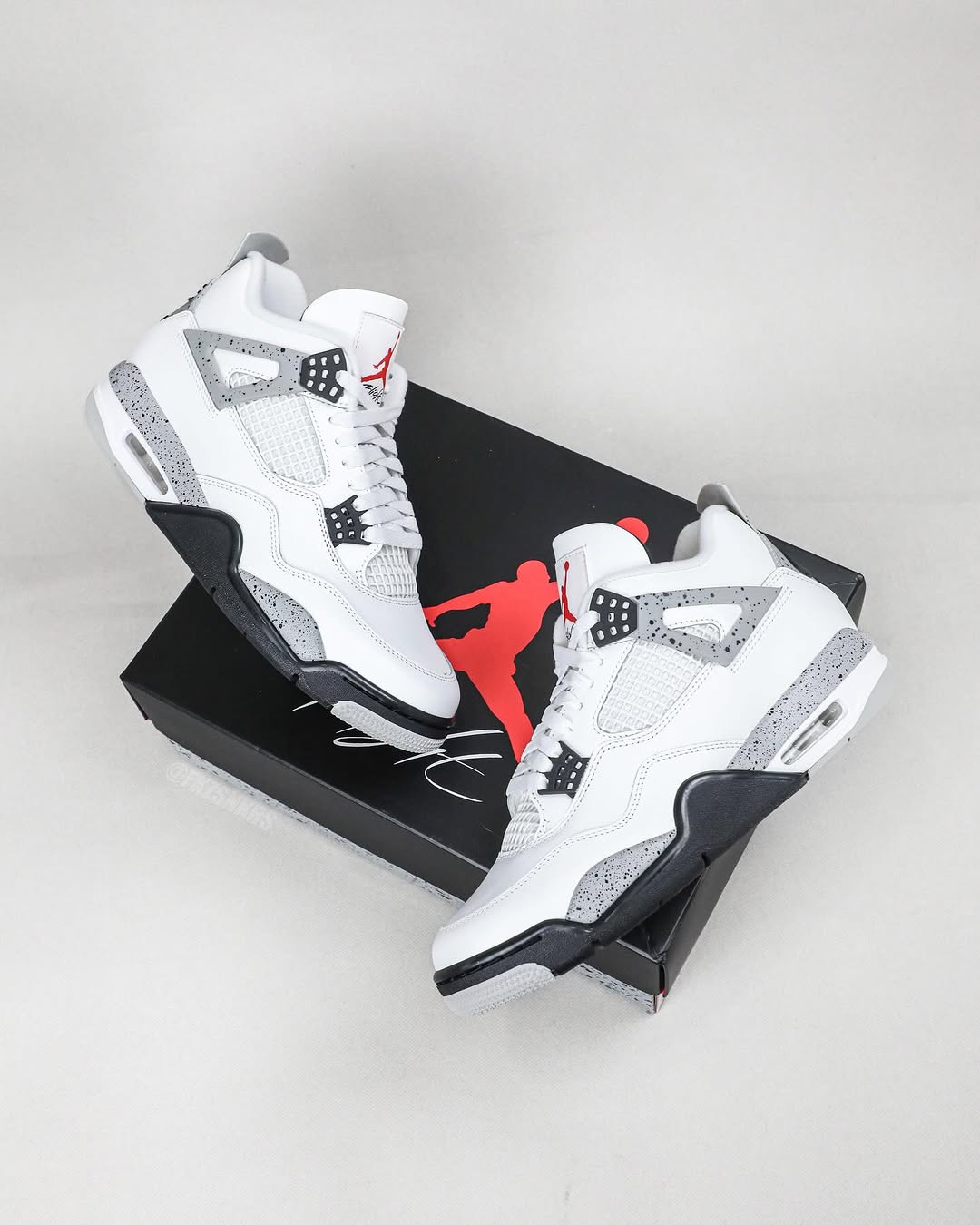 2025年 5/24 復刻】NIKE AIR JORDAN 4 RETRO “White Cement” (ナイキ