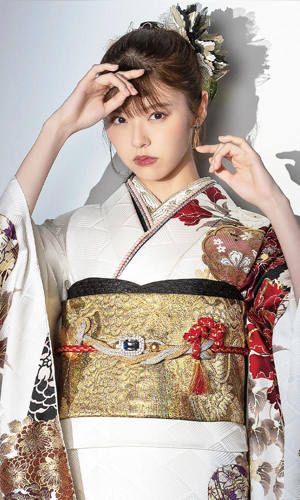白地の金彩と赤の牡丹｜クール&ビューティ｜【菊京屋】振袖レンタル