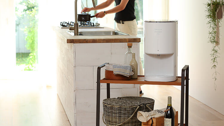 天然水】卓上型の小さなウォーターサーバーFRECIOUS dewo mini