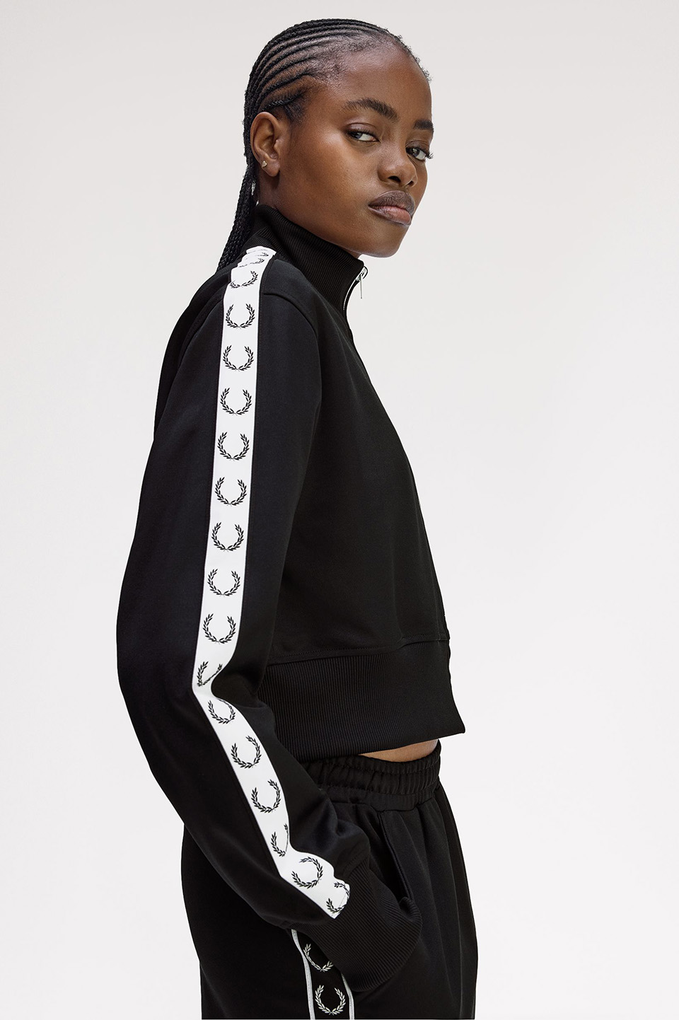 Cropped Taped Track Jacket(10 102：BLACK): | FRED PERRY JAPAN
