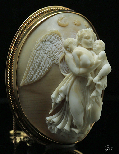 シェルカメオ 『夜の女神』 突起状｜アンティークジュエリー ルネサンス