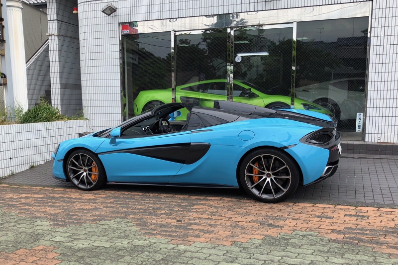 マクラーレン 570S スパイダー ローンチエディション ディーラー車