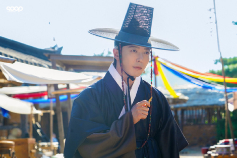 キム・ジェウク、韓服姿でオーラ炸裂…特別出演以上の存在感 - 韓国