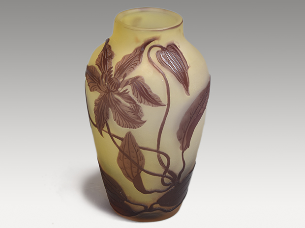 Galle ガレ クレマチス文 花瓶 被せガラス 酸化腐食彫 | 古美術ささき