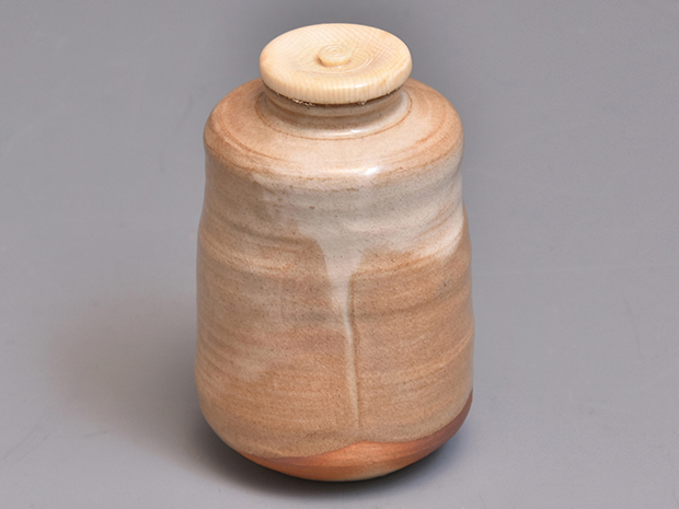 萩焼茶入 十代 三輪休雪(休和)作 共箱 | 古美術ささき