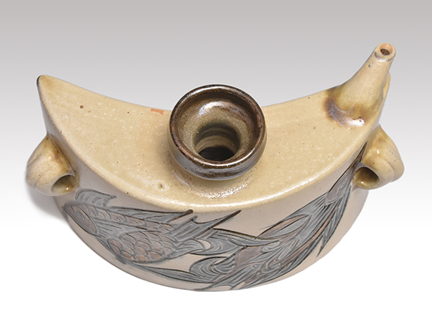 大作 金城次郎（作) 壷屋焼 双魚文抱瓶 共箱 | 古美術ささき