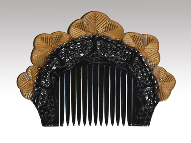 鼈甲製 松に蛸唐草透かし入り櫛 三越販売 箱付 昭和初期 | 古美術ささき