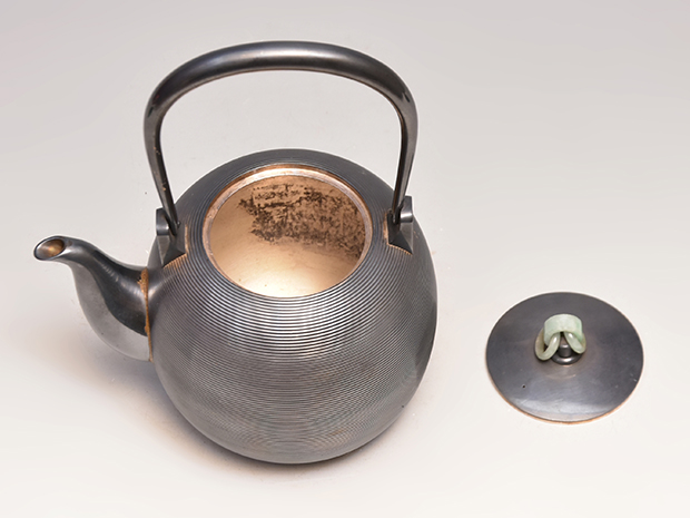 純銀製 糸目銀瓶 天賞堂 長養斎 (作) 翡翠摘み付き 昭和初期 湯沸かし