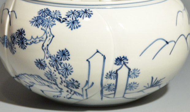 平安 西村徳泉（造）捻梅染付松竹梅文水指 誂え蓋付 共箱 茶道具 京焼