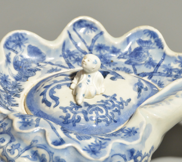古伊万里(藍柿右衛門様式)染付唐子貝形蓋物 江戸時代中期頃 | 古美術ささき