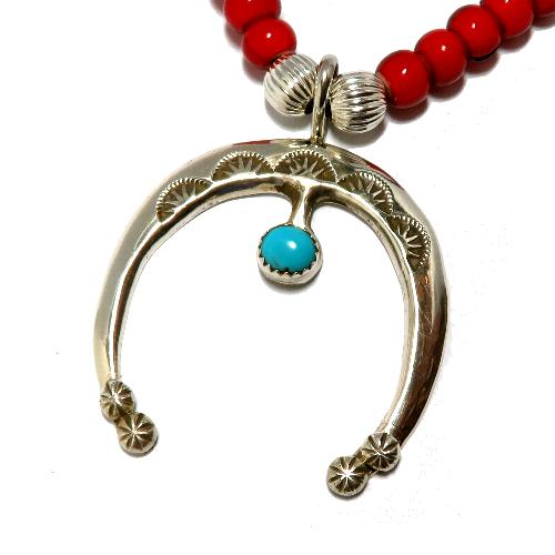 ナジャ NAJA型のインディアンジュエリー ナバホ族、ズニ族