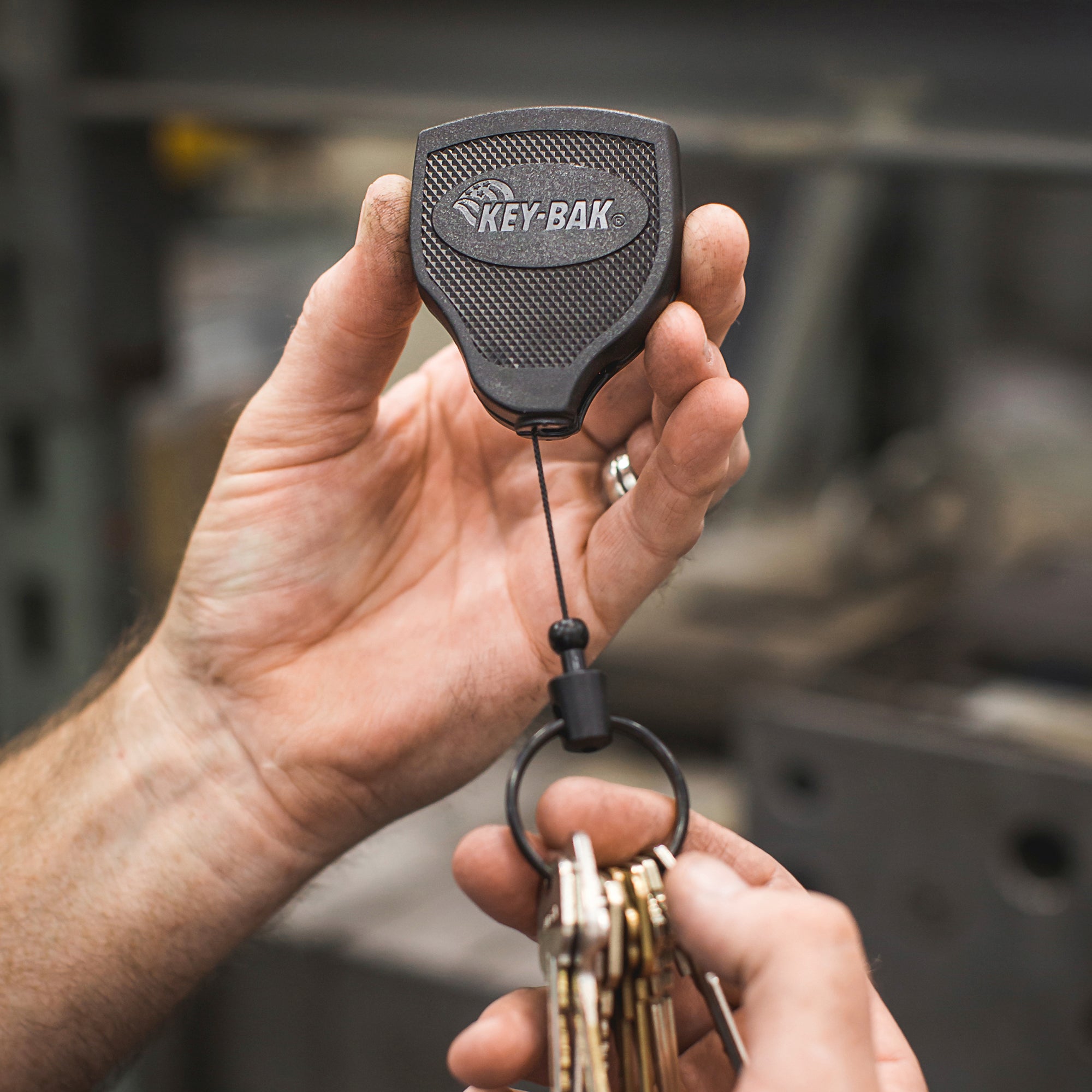 SUPER48 Heavy Duty Retractable Keychain with Ball-Joint Lock – KEY-BAK