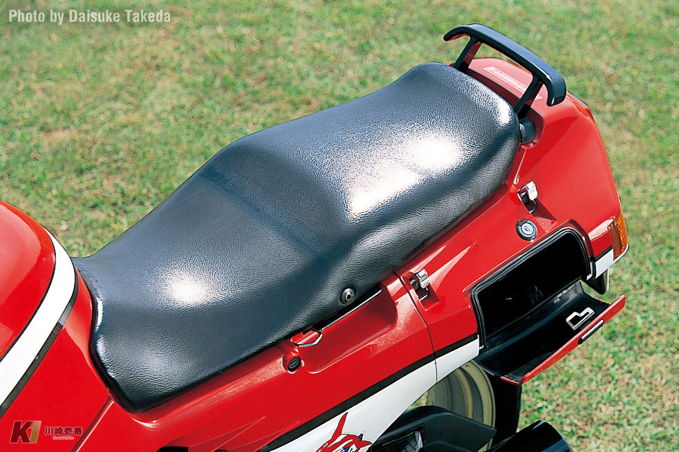 ZX-10 | カワサキ名車列伝 | カワサキイチバン