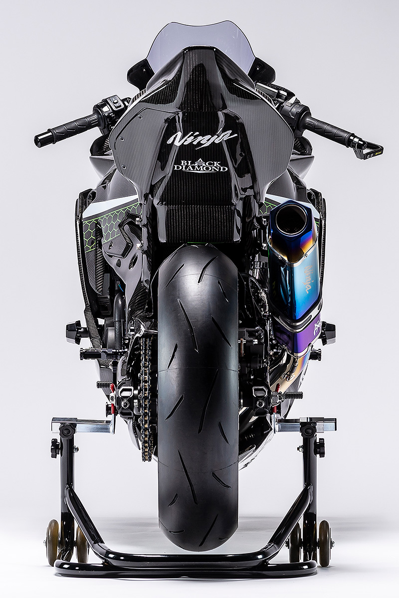 カワサキがNinja ZX-25Rのレーサーをイメージしたカスタムマシンを公開