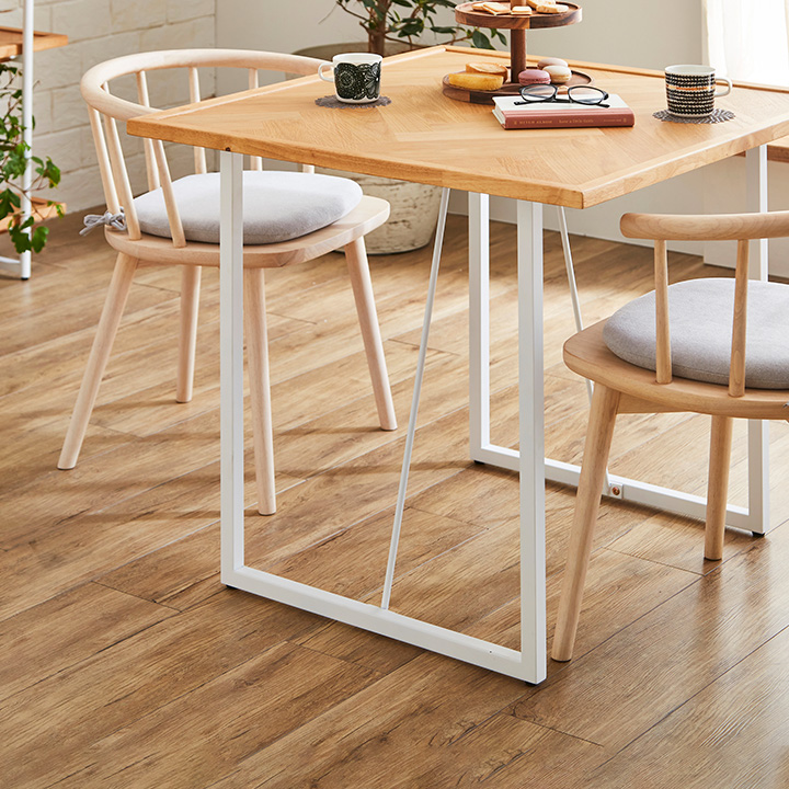 ヘリンボーン天板 ダイニングテーブル Grammy(グラミー) 幅80cmの通販