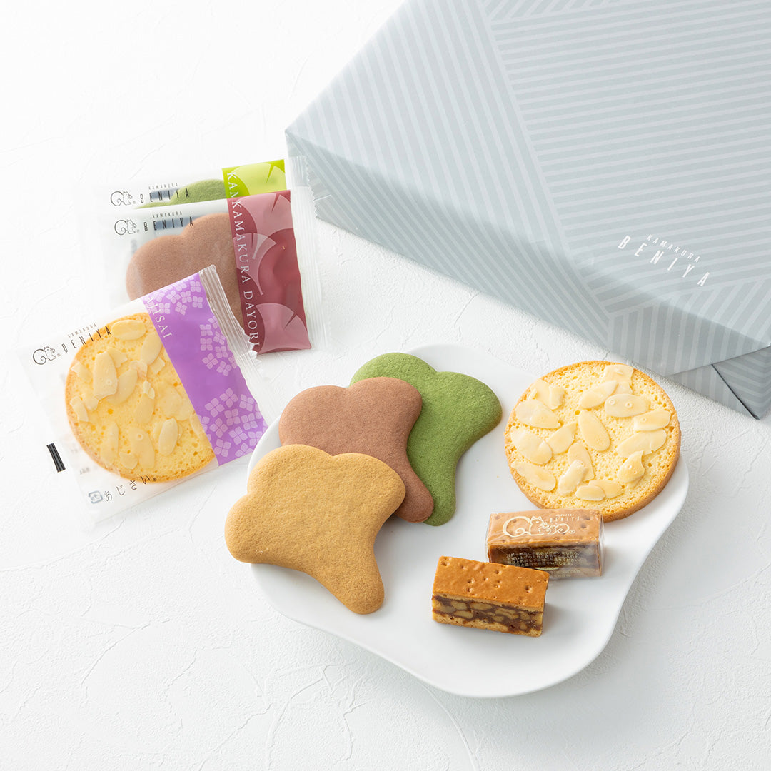 詰合せ【仏事専用】（クルミッ子8個 あじさい5枚 鎌倉だより12枚