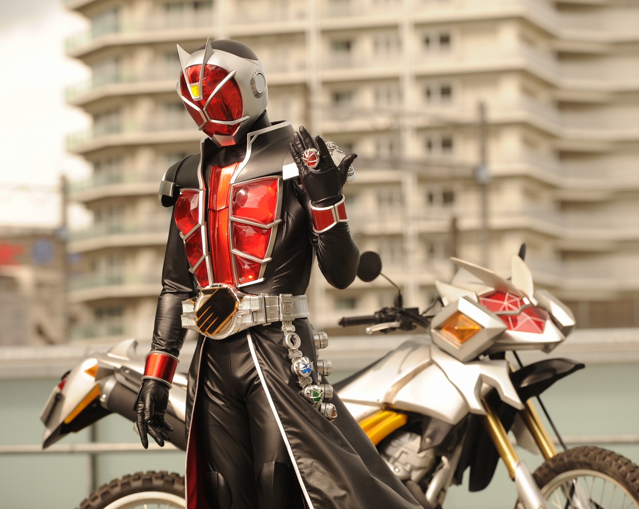 仮面ライダーウィザード フレイムスタイル | 仮面ライダー図鑑 | 東映