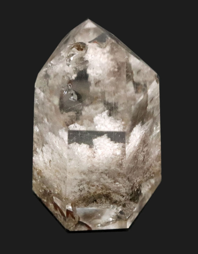 水晶の中に水晶が存在する不思議な水晶。その名もファントムクォーツ