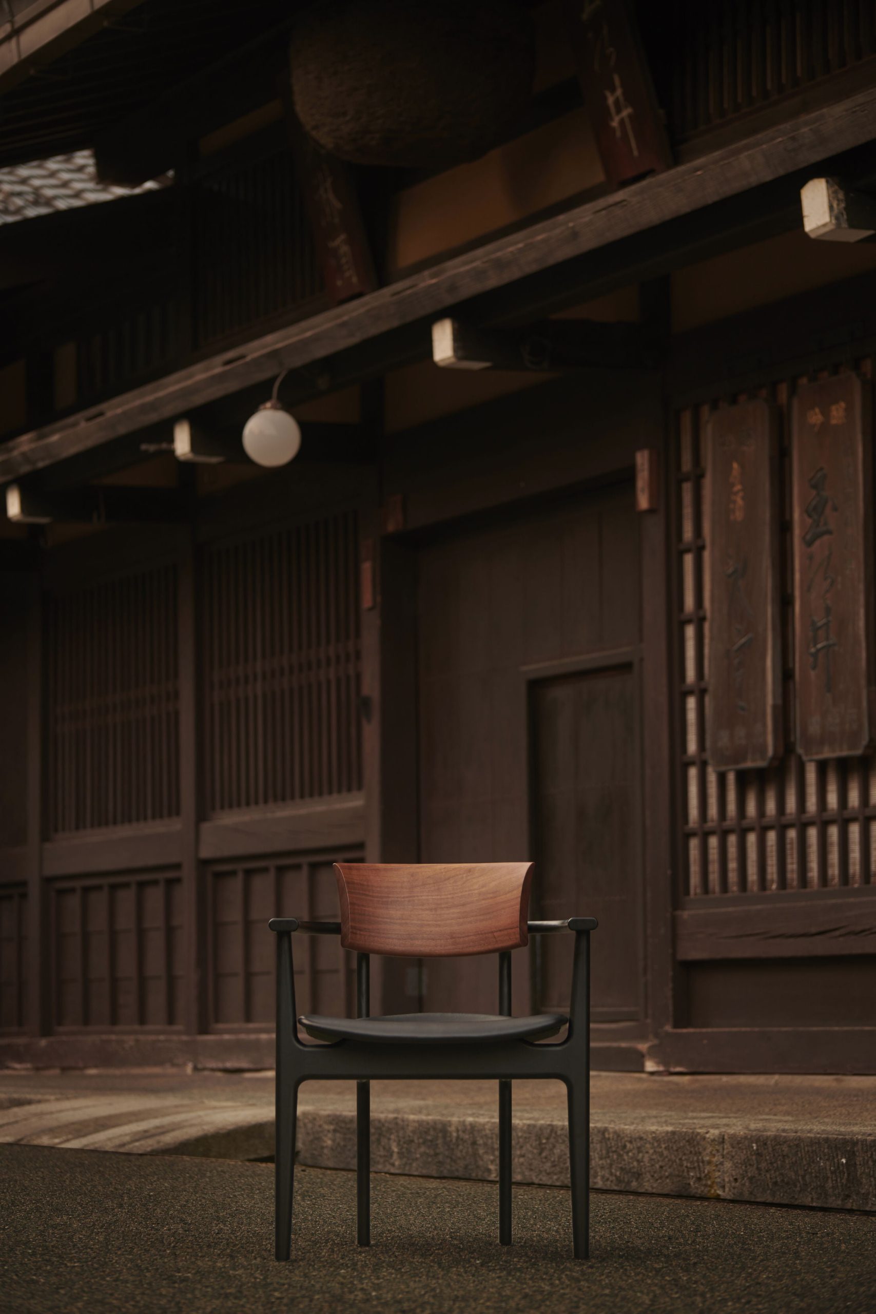 シックアームチェア - 国産無垢家具は飛騨高山発の家具メーカー KASHIWA