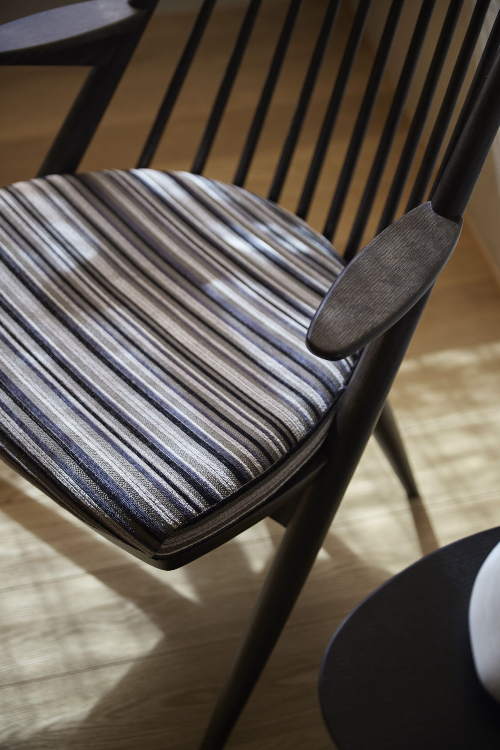 シビルLDチェア - 国産無垢家具は飛騨高山発の家具メーカー KASHIWA