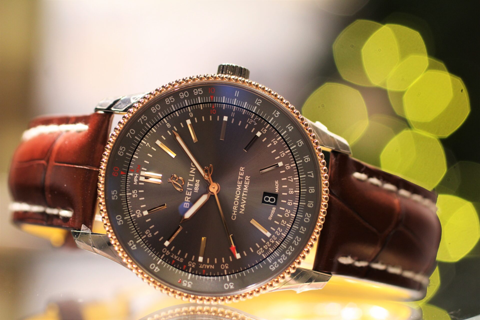 ブライトリング】革ベルトが似合う 上品な3針のナビタイマー ナビ