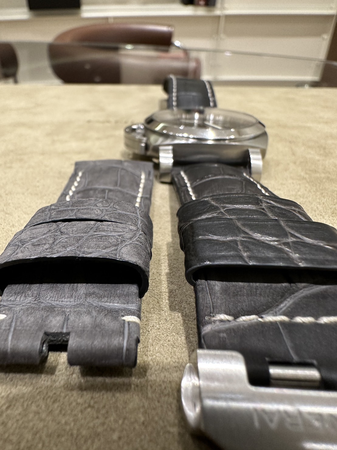 パネライ 】純正ストラップ アリゲーターヌバックブラック（白ステッチ