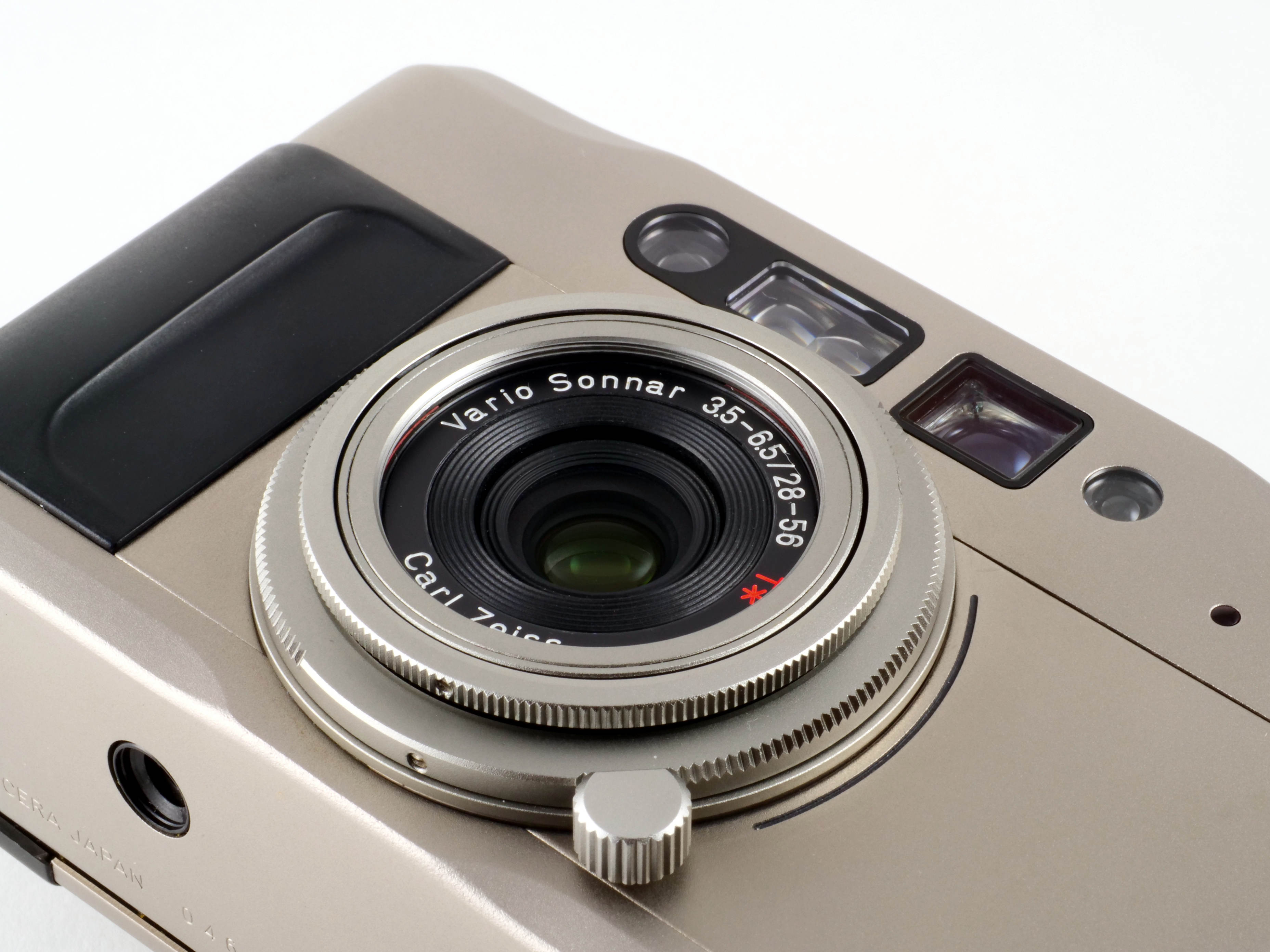 映画の中の、あのカメラ｜07 箱男(2024) コンタックス TVS | ShaSha